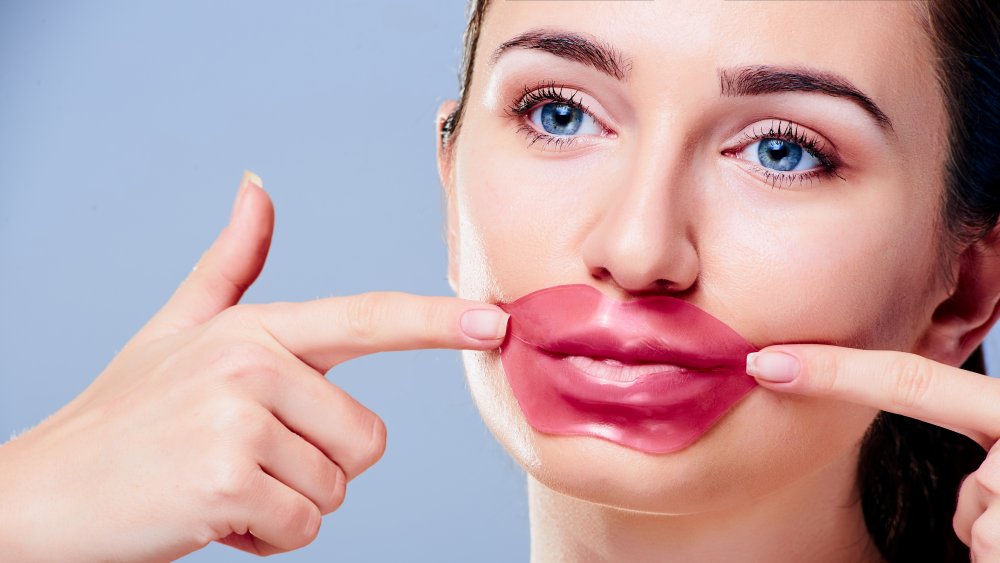 Morning vs. Night: When to Use Collagen Lip Masks for Best Results